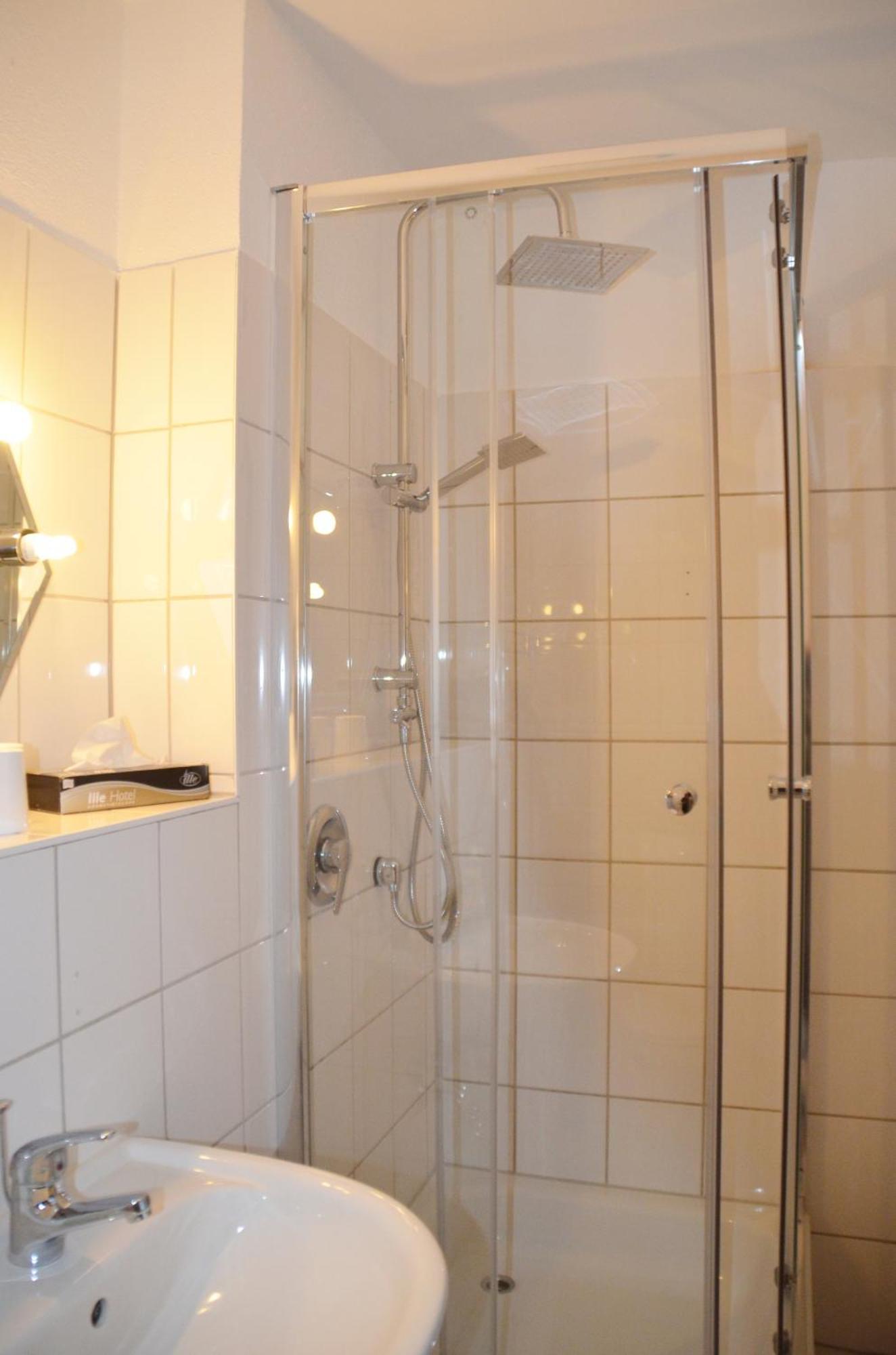 Hotel Zur Koeppe Bad Klosterlausnitz Luaran gambar